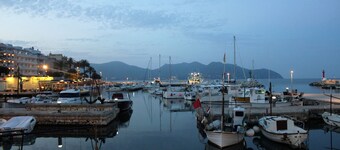 HOUSE IN THE AREA OF CALA BONA WITH POOL AND GARDEN