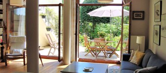 Hjemme i en oase av fred, 5 min fra metro Hankar og 15 minutter fra sentrum