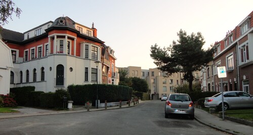 A home in a peaceful heaven 15 min away from the Grand Place