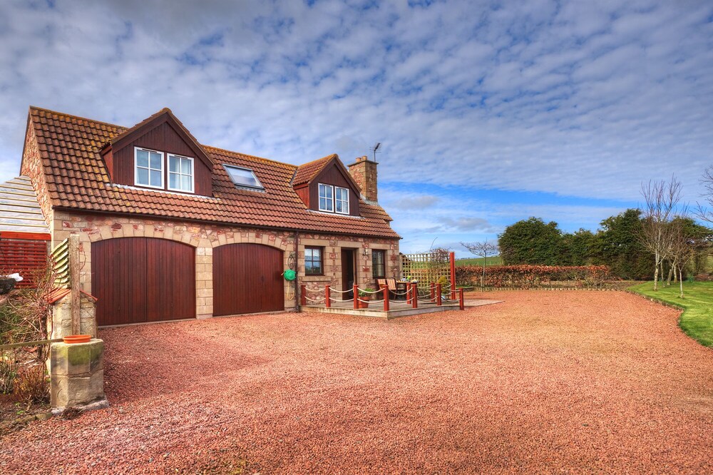 Stunning coastal location