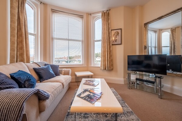 TV - Lighthouse View, Cromer, Norfolk (Cromer)