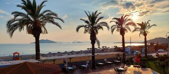 Poseidon 3, luxury 3 bedroom apartment with unobstructed beach and sea views.