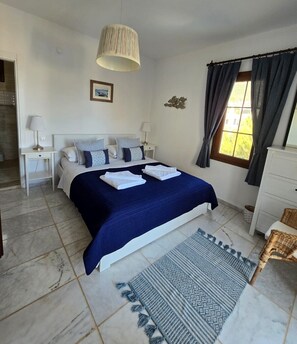 3 bedrooms, in-room safe, iron/ironing board, free WiFi - Idyllic peaceful 3 bed, 3 bath villa, heated pool, mature gardens, sleeps 6 (Kalkan)