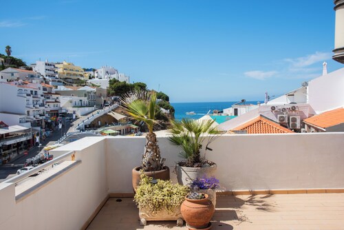 Magnifique Penthouse avec vue mer et à 30 mètres de la plage