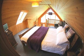 3 bedrooms, WiFi, bed sheets, wheelchair access