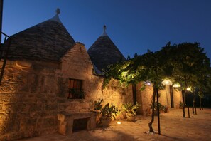 Exterior - TD Trulli di Montaltino with Stunning Huge Pool (Polignano a Mare)