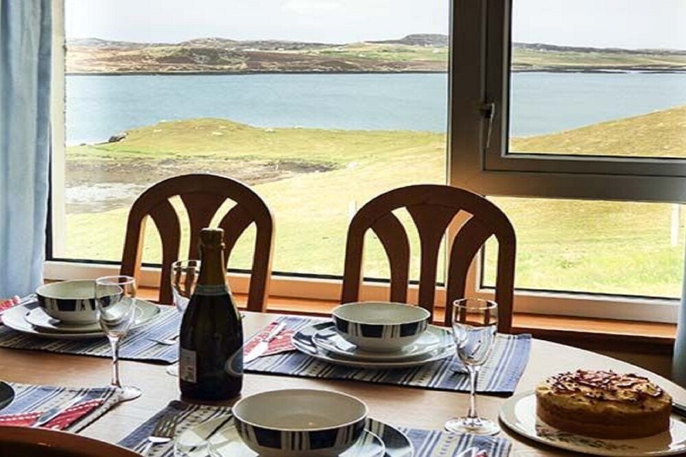 Idyllically located bungalow, beautiful view 20 mls from Stornoway Isle of Lewis