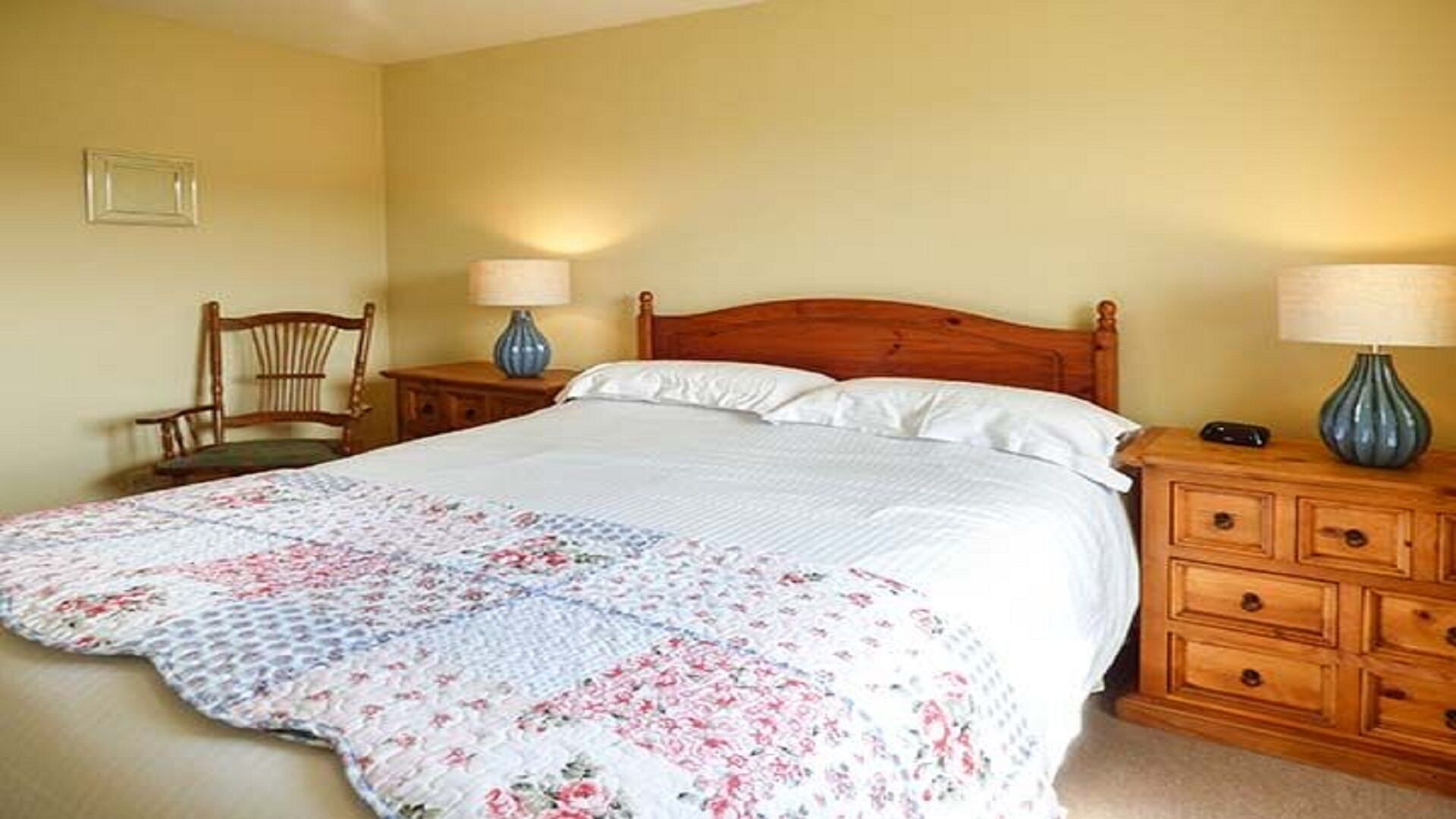 Idyllically located bungalow, beautiful view 20 mls from Stornoway Isle of Lewis