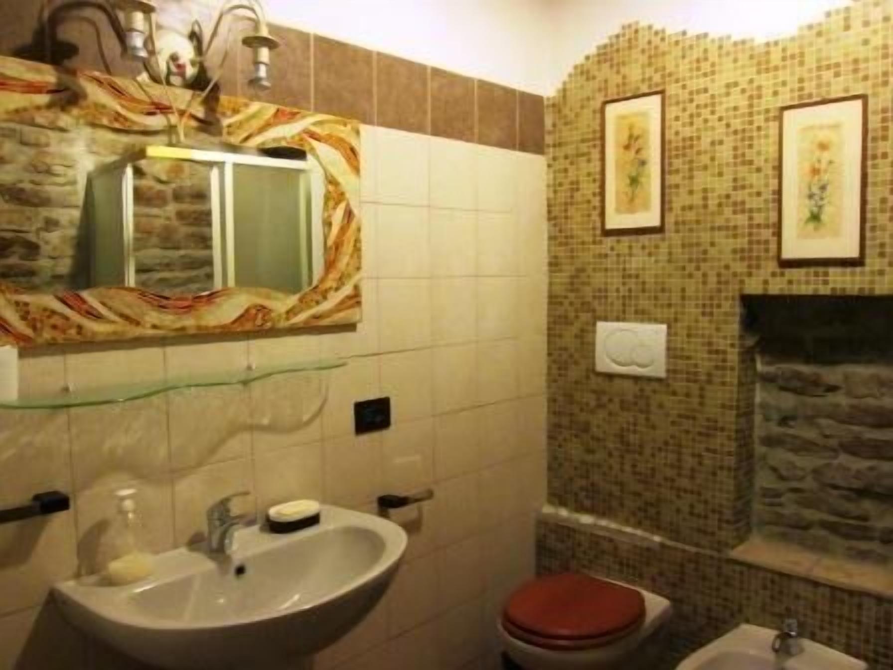 ROOMS WITH KITCHEN IN A BEAUTIFUL COUNTRY HOUSE IN THE RELAXATION OF THE PIACENZA HILLS