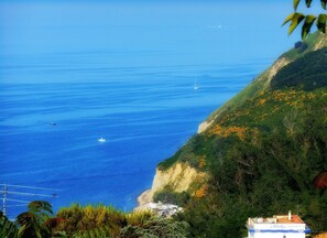靠近海滩、沙滩椅