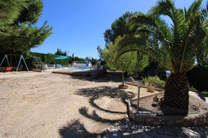 Property grounds - CASA CERVERA, Ideal house for your holidays near the sea, free wifi, optional air conditioning, private pool, pets allowed, dog’s beach. (Ametlla de Mar (L'))