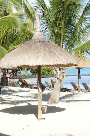 Beach - Flic En Flac: Spacious Villa in a Tranquil Environment - Close to Amenities (Flic en Flac)