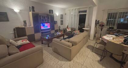 Flic En Flac: Spacious Villa in a Tranquil Environment - Close to Amenities