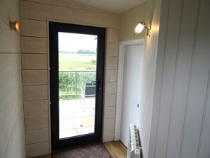 Interior - Luxury Contemporary Beach Lodge With Sand Dunes And River Views - Sleeps 6 (Heacham)