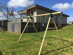 Children's area - Luxury Contemporary Beach Lodge With Sand Dunes And River Views - Sleeps 6 (Heacham)