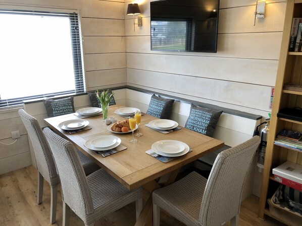 Dining - Luxury Contemporary Beach Lodge With Sand Dunes And River Views - Sleeps 6 (Heacham)