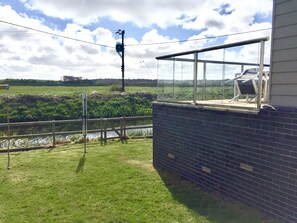 Property grounds - Luxury Contemporary Beach Lodge With Sand Dunes And River Views - Sleeps 6 (Heacham)