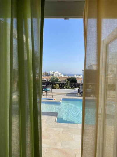 Spacious Villa with Private, Sunny Garden, Sea View and Exclusive Pool