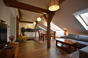 Smart-TV, DVD-Player, Stereoanlage