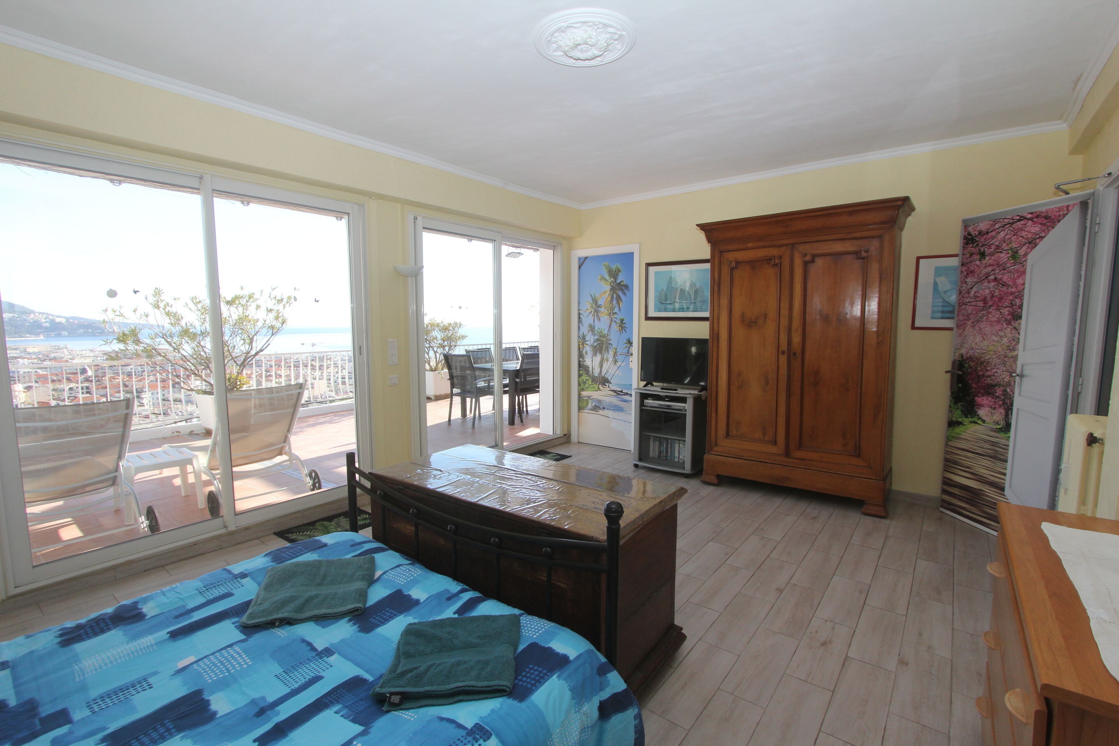 3 bedrooms, iron/ironing board, travel crib, free WiFi