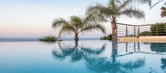 Luxueuse villa avec piscine privée et magnifiques vues sur la mer