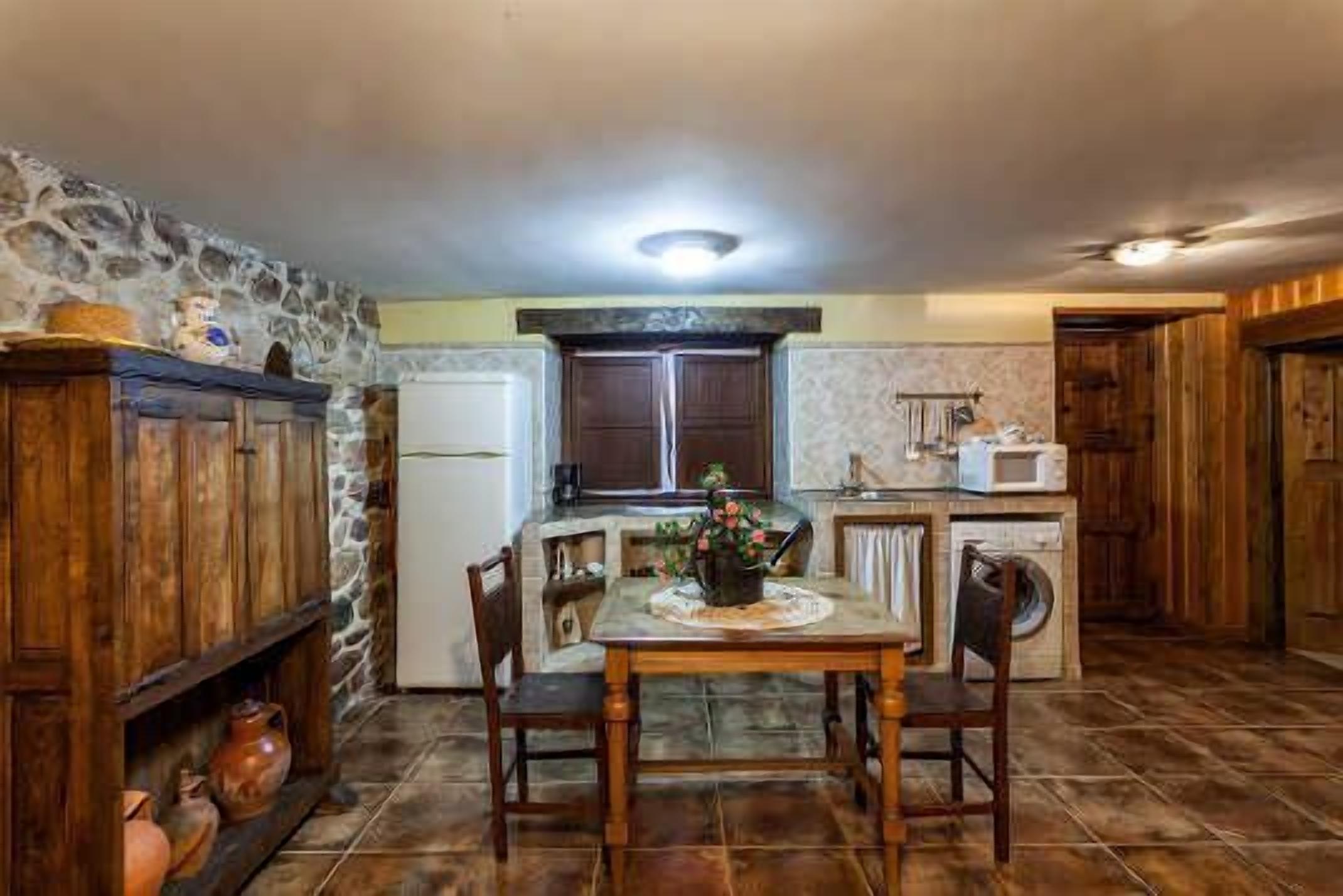 THE SHELTER. The Houses of Valdepielago, the Puerta del Paraiso.