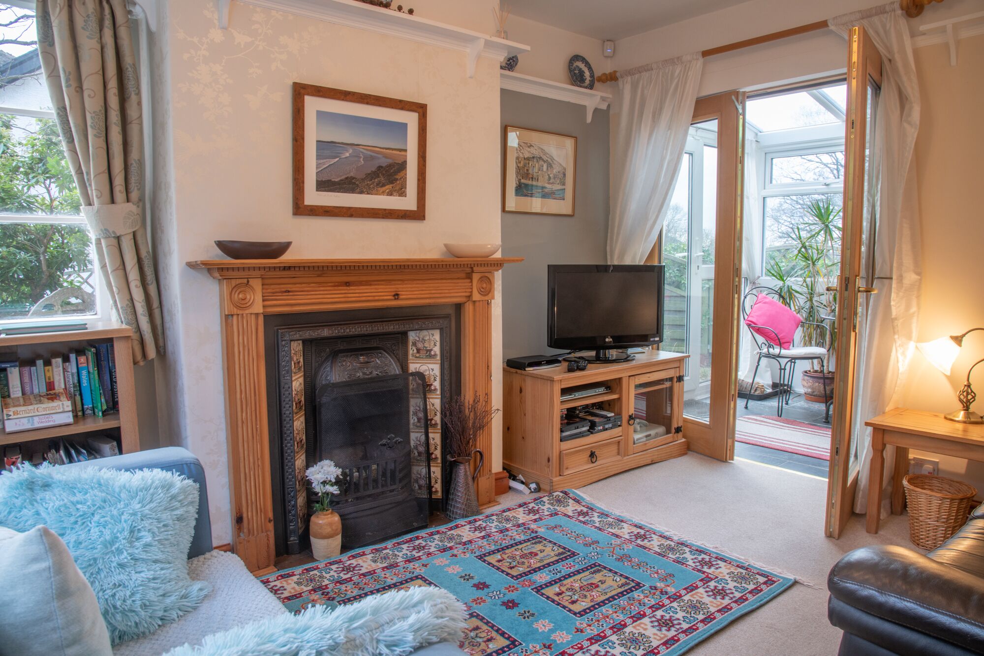 5 Star home from home in Snowdonia - where the mountains meet the sea