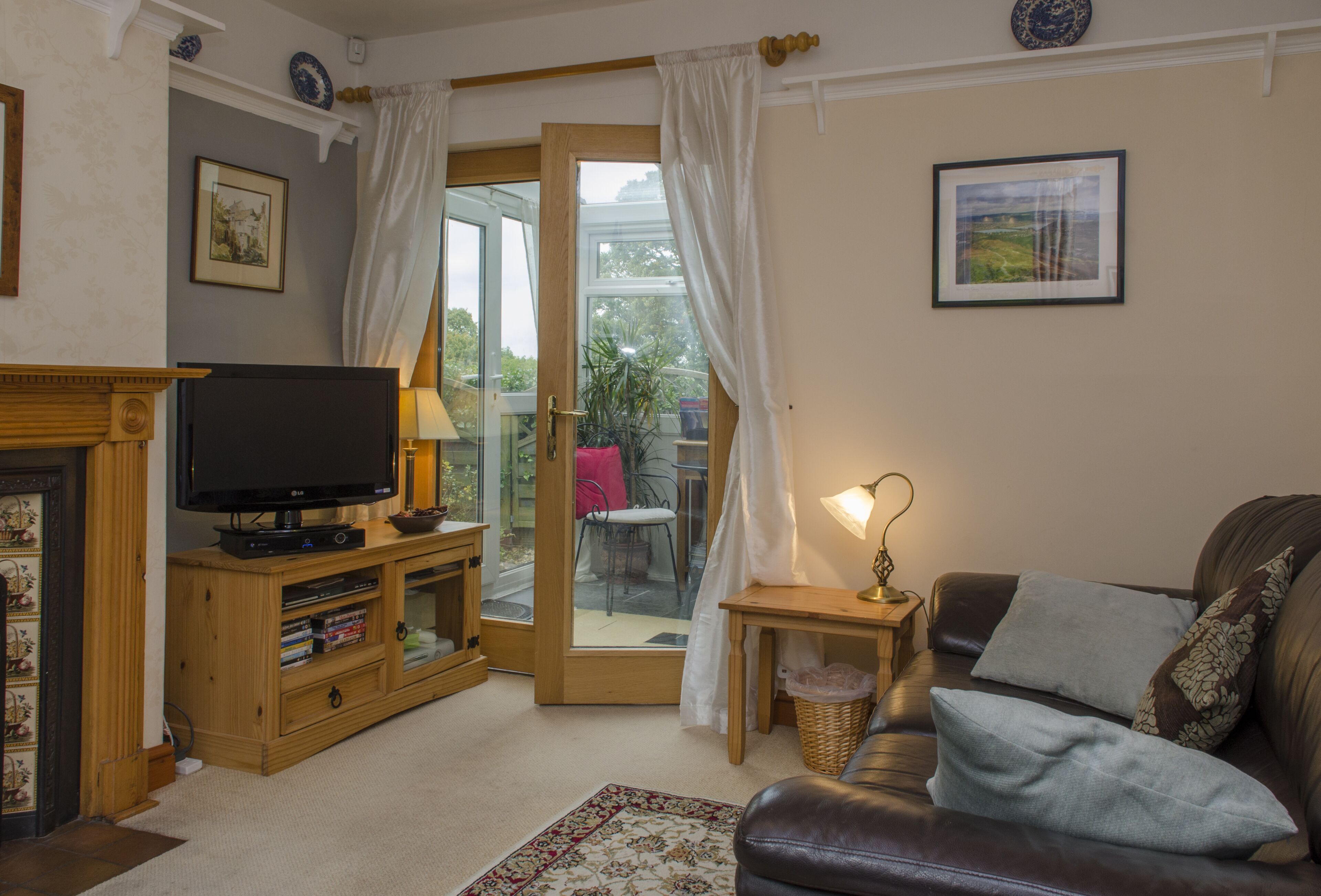 5 Star home from home in Snowdonia - where the mountains meet the sea