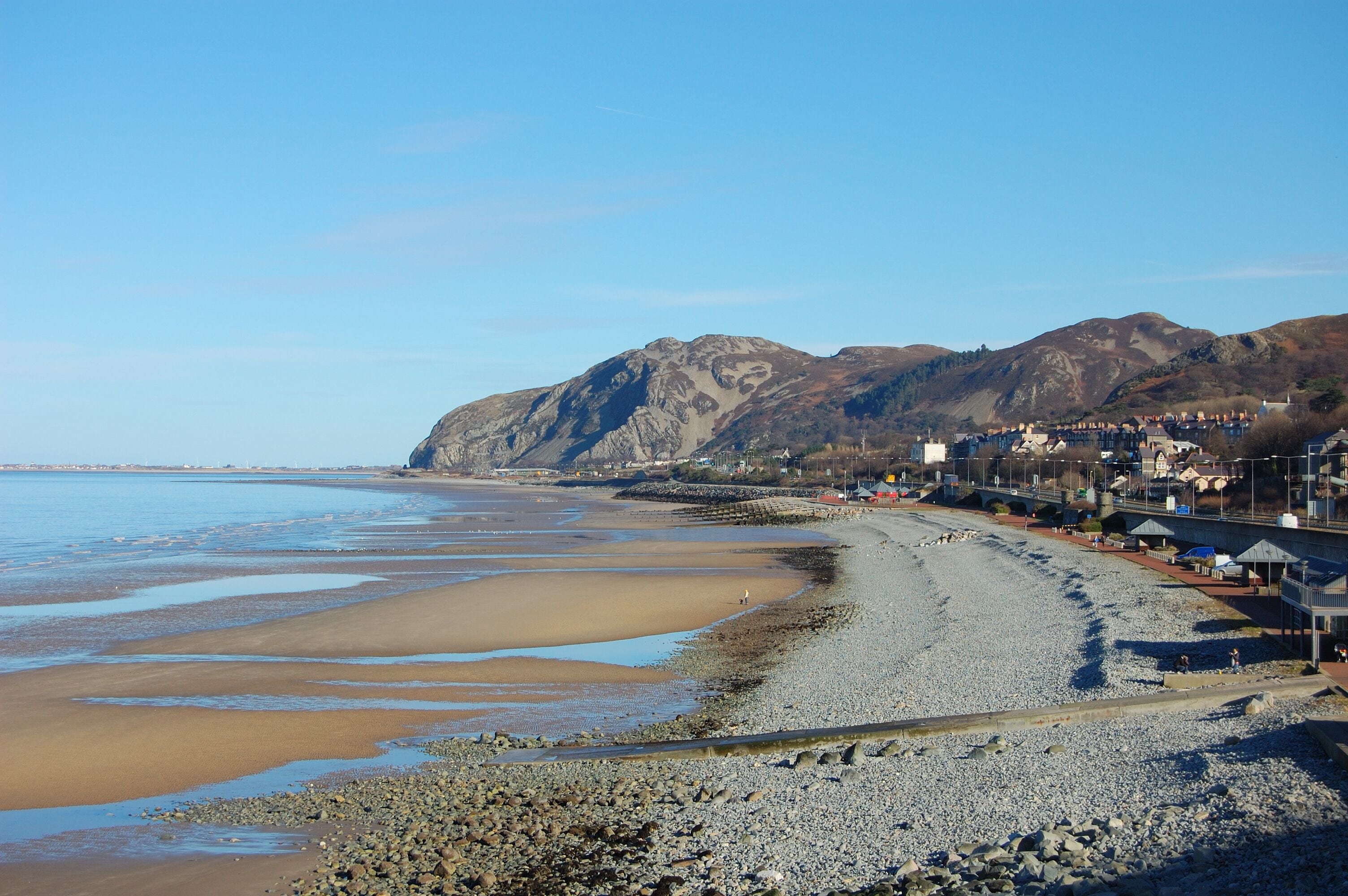 The sweeping view of the beach at Penmaenmawr