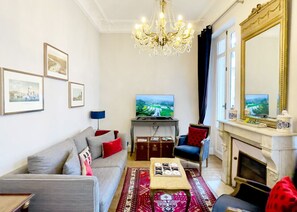 智能电视、立体声音响