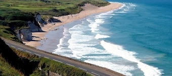 Giant's Causeway View 5 Star Luxury Apartment, Causeway Cottages, Portrush