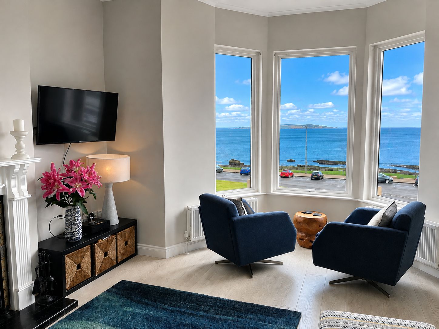 Smart TV, fireplace, stereo