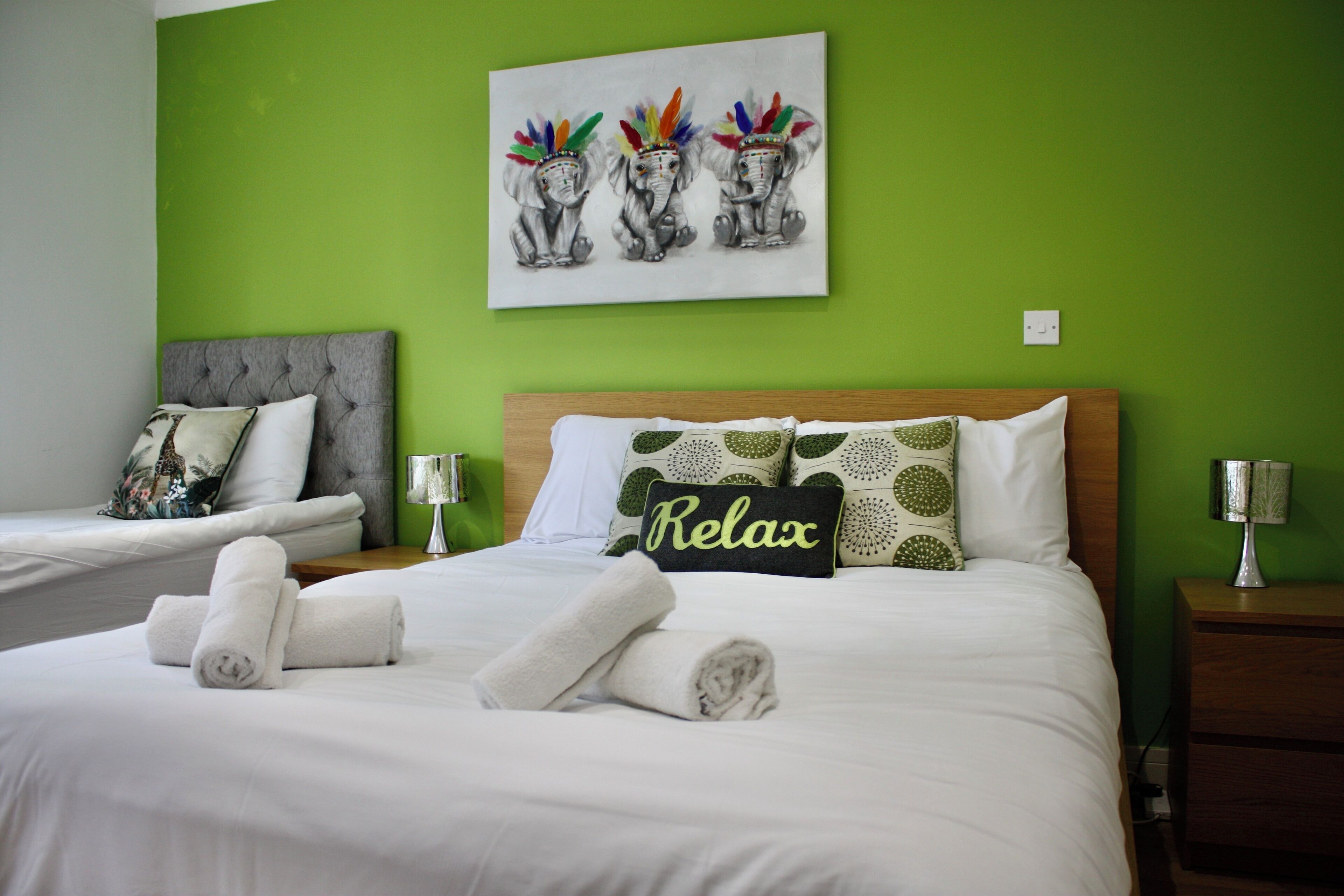 6 bedrooms, iron/ironing board, travel cot, Internet