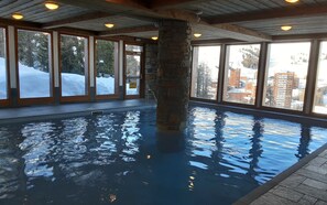 Inomhuspool och uppvärmd pool