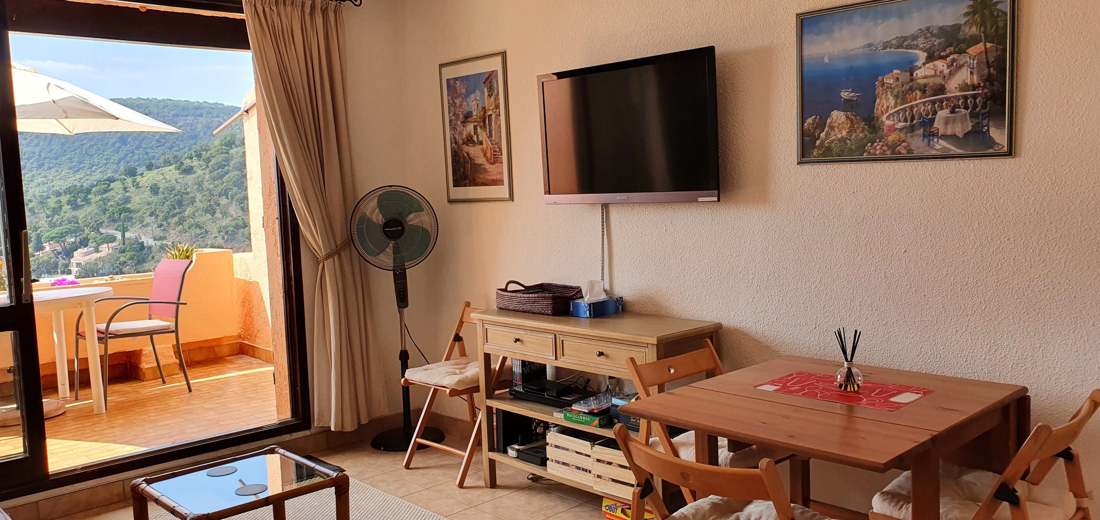 Modern And Well Equipped Apartment With Shared Pool And Beautiful Views