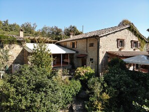 Exterior - Beautiful 18th century stone house, surrounded by nature, with pool and garden. (Borgo San Lorenzo)