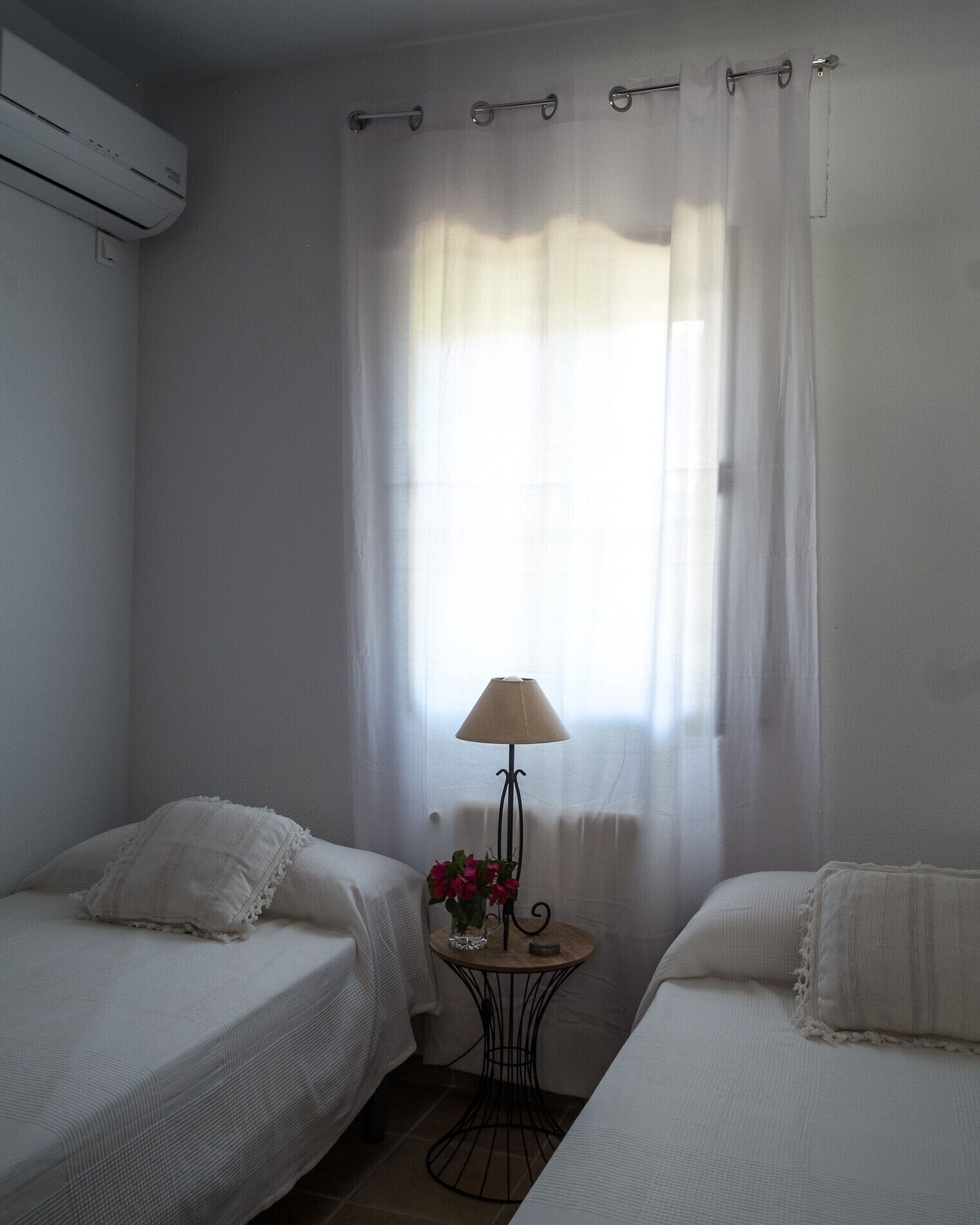 3 chambres, fer et planche à repasser, Wi-Fi gratuit, draps fournis