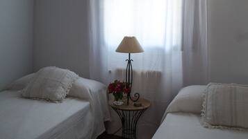 3 chambres, fer et planche Ă repasser, Wi-Fi gratuit, draps fournis