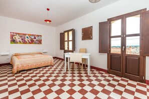 2 habitaciones, tabla de planchar con plancha y cuna de viaje 