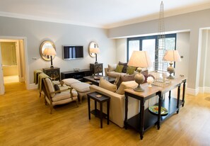 Een smart-tv, een dvd-speler en een printer