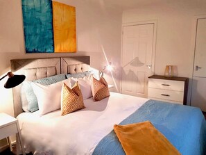 2 bedrooms, iron/ironing board, WiFi, bed sheets