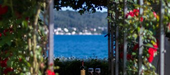  WINDSURFING WATERFRONT APARTMENT  IDEAL GETAWAY,PEACEFUL