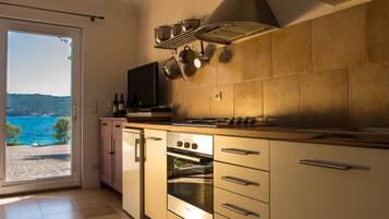 Kühlschrank, Ofen, Herdplatte, Geschirrspüler