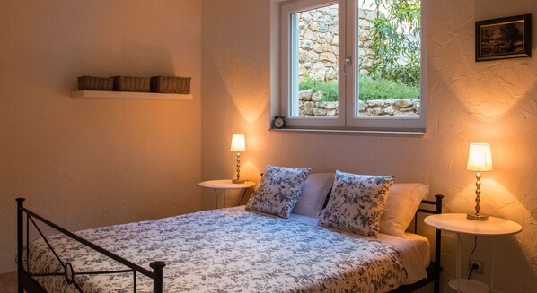 3 habitaciones, cuna de viaje, wifi y ropa de cama