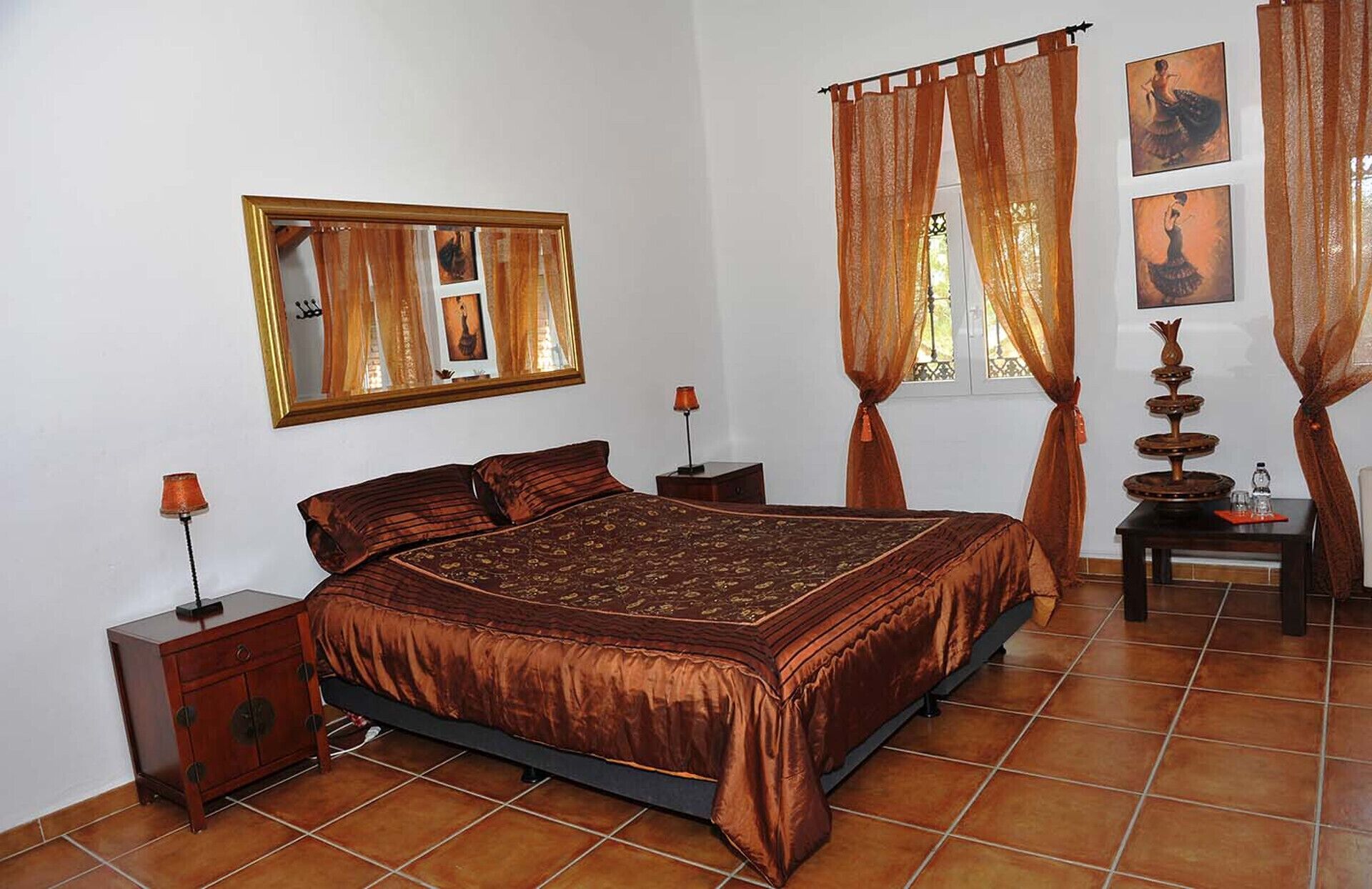 Finca La Loma with authentic Andalusian patio and lots of peace and quiet