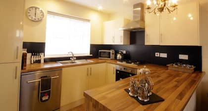 Knight Rest Cottage Conwy - 5 Star Reviews Boutique Cottage (parking & wifi) *5*