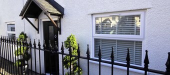 Knight Rest Cottage Conwy - 5 Star Reviews Boutique Cottage (parking & wifi) *5*