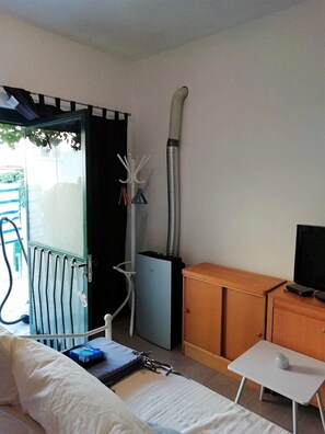 1 habitación, tabla de planchar con plancha y internet