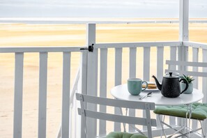 Outdoor dining - Preacher's View, Wells-next-the-Sea, Norfolk (Wells-next-the-Sea)