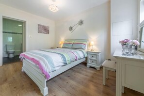 3 bedrooms, Internet, bed sheets - Preacher's View, Wells-next-the-Sea, Norfolk (Wells-next-the-Sea)